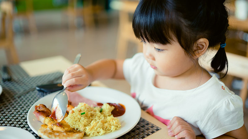 黃瑽寧： 別再舉非洲例子叫小孩吃飯了